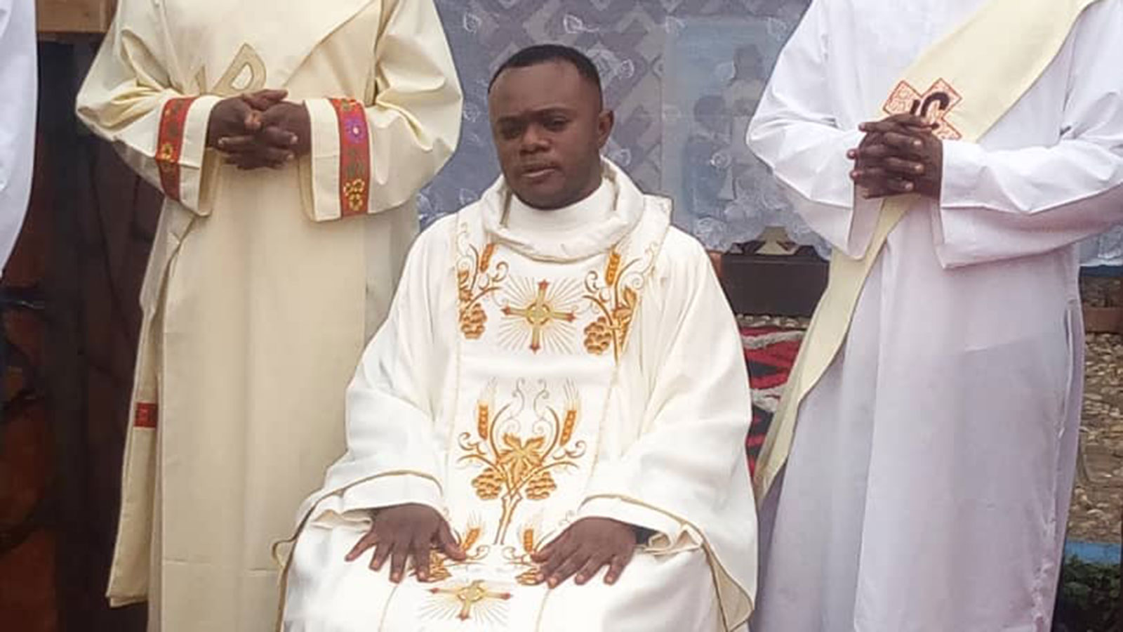 Boniface Mwawatadi Akongol (KIN) ordained a priest in Mwene-Ditu (DR Congo)